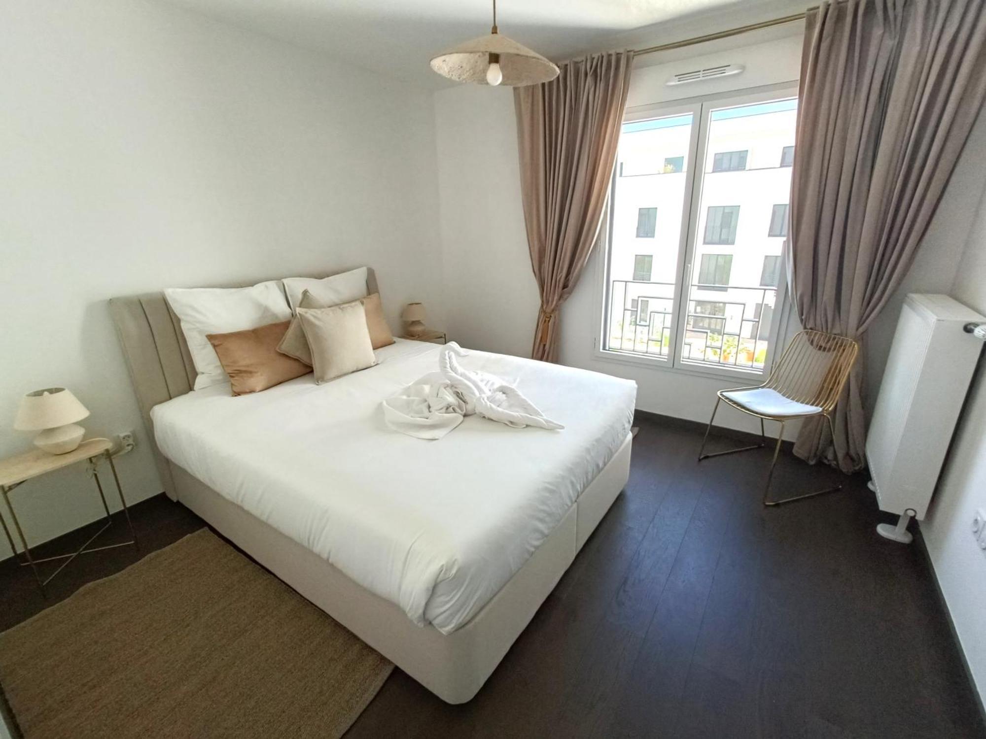 T3 Luxe Neuf 6p 2 Ch 2 Salle De Bains Parking Prive En Sous Sol Lit Bebe C205